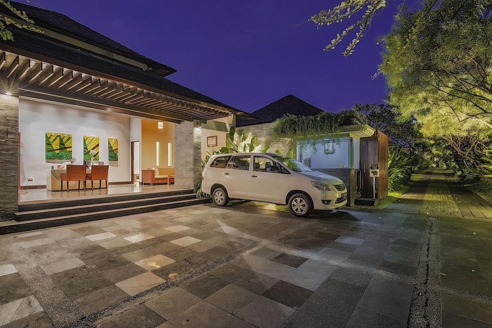 Pradha Villas Seminyak מראה חיצוני תמונה