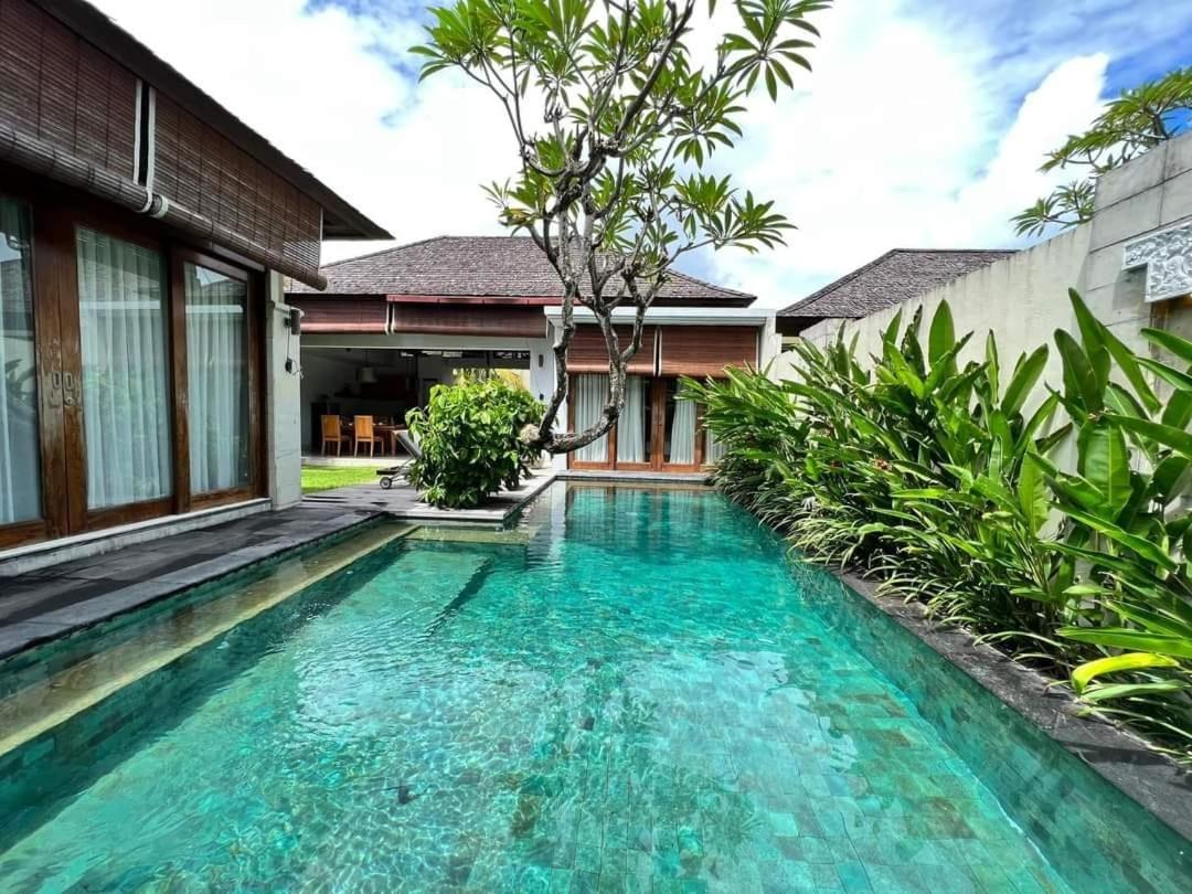 Pradha Villas Seminyak מראה חיצוני תמונה